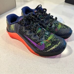 Women’s Nike Metcon 6 AMP size 6